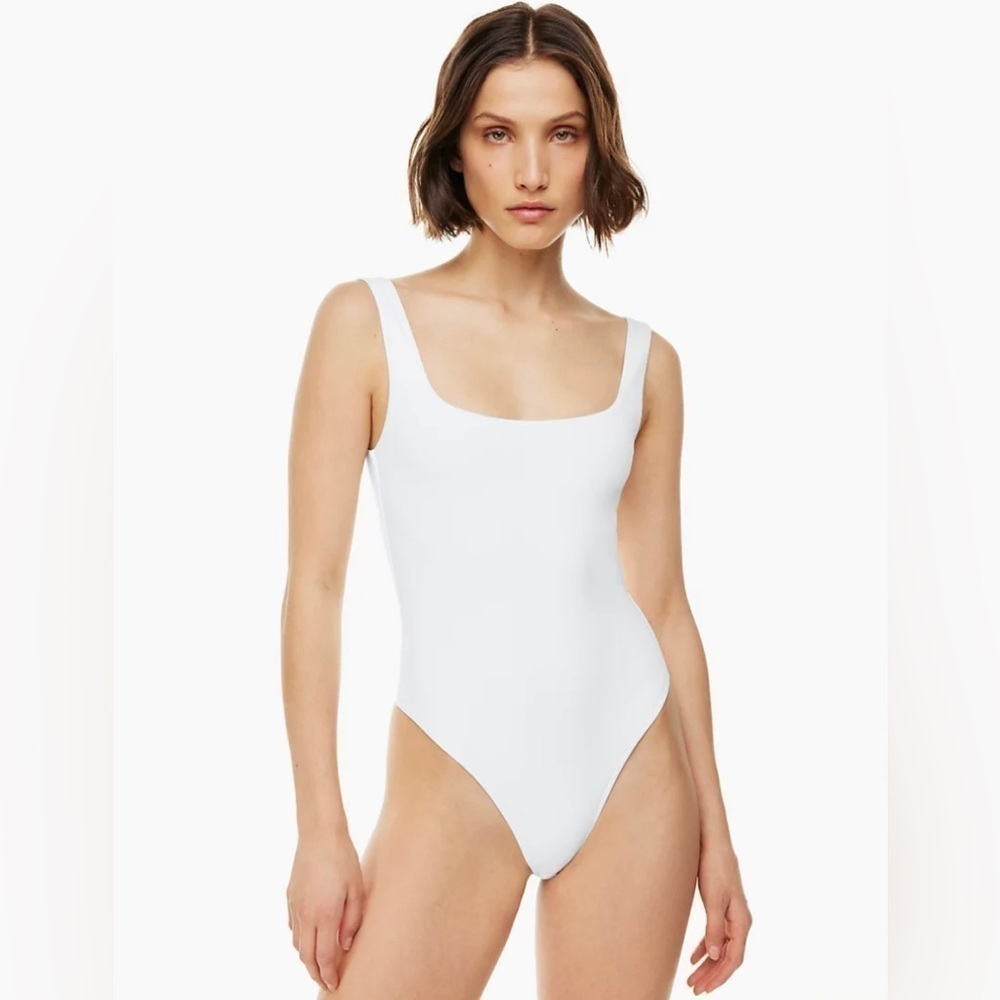 Aritzia Babaton Contour Squareneck Bodysuit